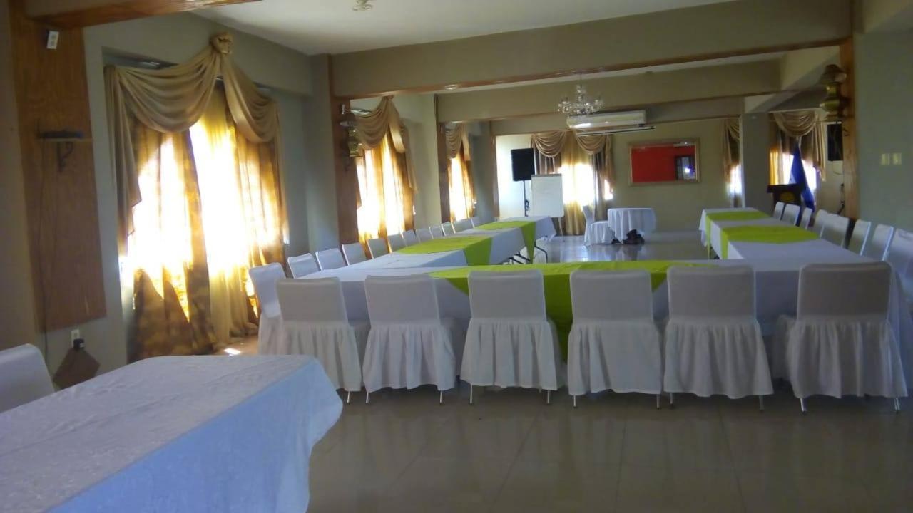 Hotel Art Deco Beach La Ceiba Exterior foto